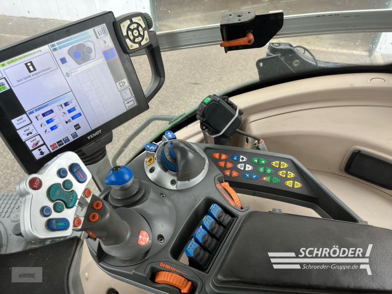 Traktor des Typs Fendt 828 S4 PROFI PLUS | DEFEKT, Gebrauchtmaschine in Wildeshausen (Bild 12)